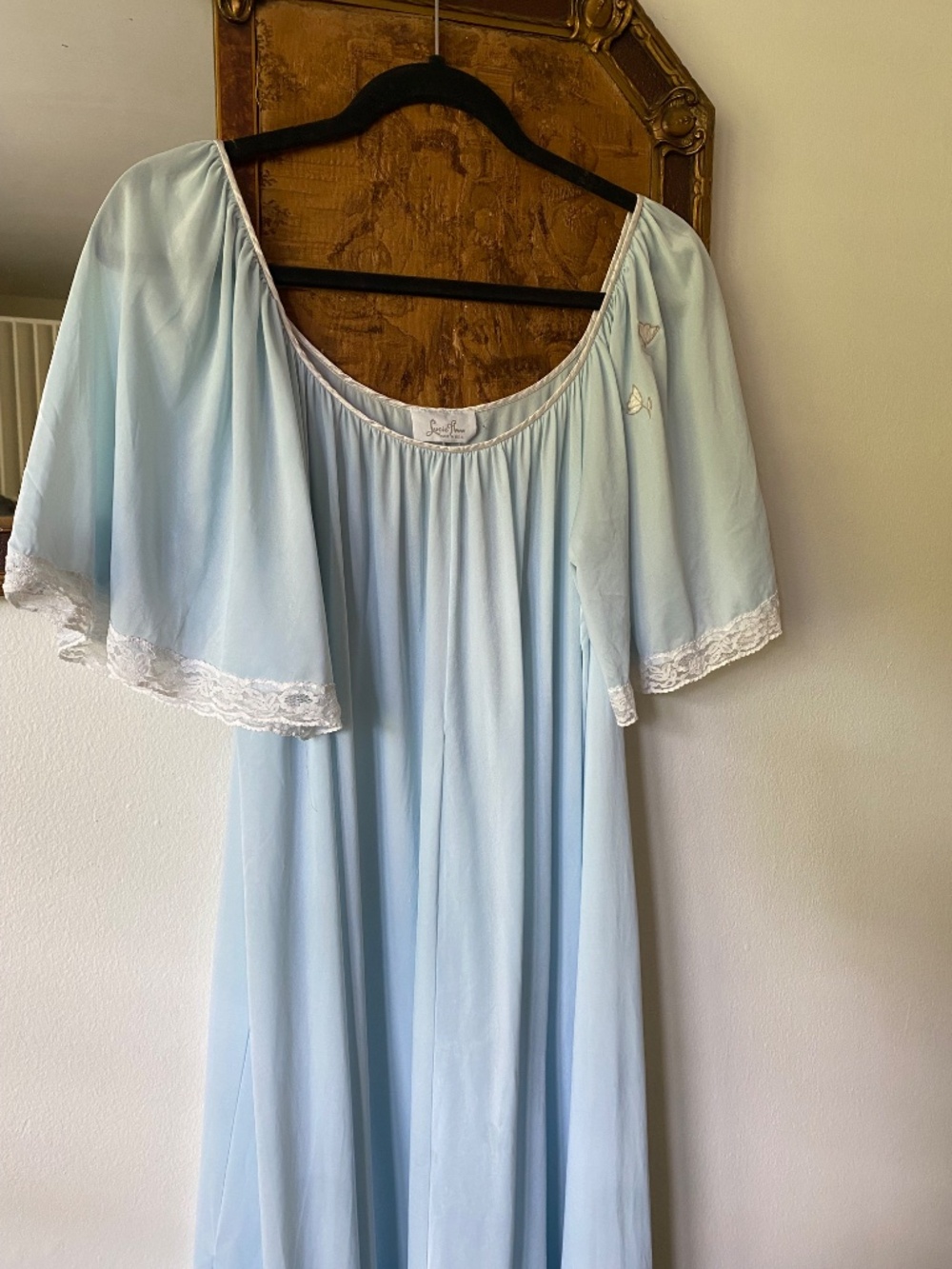 Vintage 1970s Pastel Blue Lucie Ann Flutter Sleeve Floral Maxi Nightgown Slip M